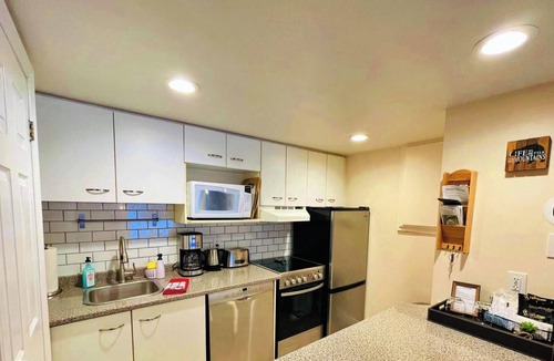 Craigleith Condo | Rustic Mountainside Chalet