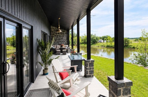 The Nation House | Rustic River Ranch ~ The Lodge ~ Hot Tub ~ Fire pit ~ Large Porch