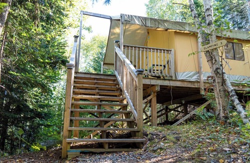 Saint Patrick RV Rental | Safari Glamping Tent! Forest Retreat & Hot Tubs!