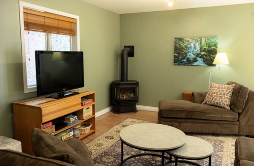 Tofino House | Salal Forest - 2 bedroom cabin in the forest