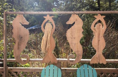 Tofino Apartment | Salal Forest - 2 bedroom cabin in the forest