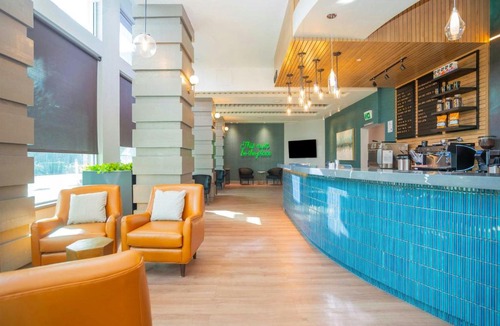 Guildford Hotel | Sandman Signature Surrey-Guildford Suites