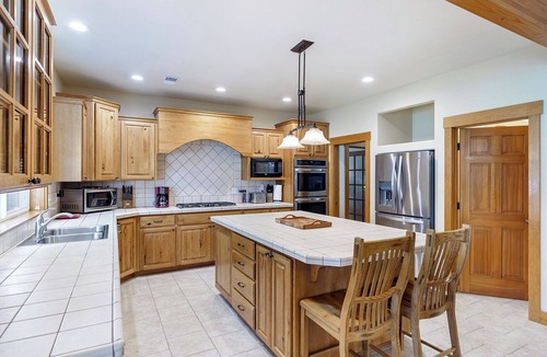 Sagle House | Sandpoint/Schweitzer Mtn Luxury Lake Home avail AUG 23-29 SEPT 11-13 AVAIL