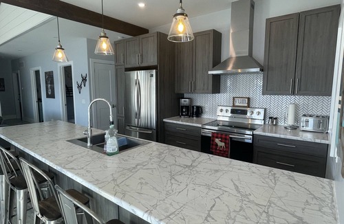 Muskoka Lakes Cottage | Sandy beach cottage in Muskoka - great for families!