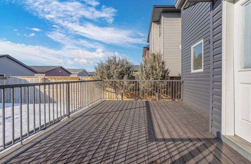 Saskatoon House | Saskatoon modern, quiet home with free parking.