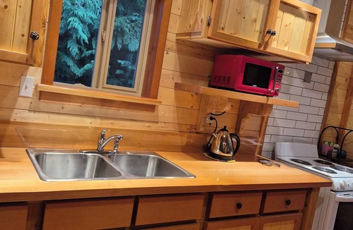 Mansons Landing House | Sassparilla's House By The Lake at the Heart of Mansons Landing, Cortes Island