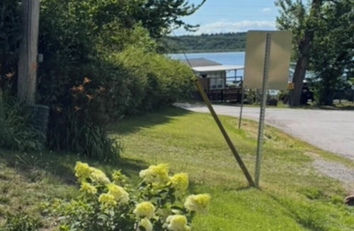 Scugog House | Scugog Island- Lake View & ACCESS! Enjoy your PRIVATE retreat 😃