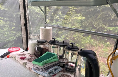 Golden RV Rental | Sea Rest-5 minutes from Skybridge