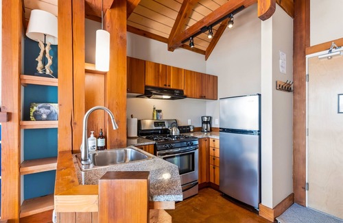 Ucluelet Apartment | Seabird Suite-Inlet Views, Downtown, Tours, Beach