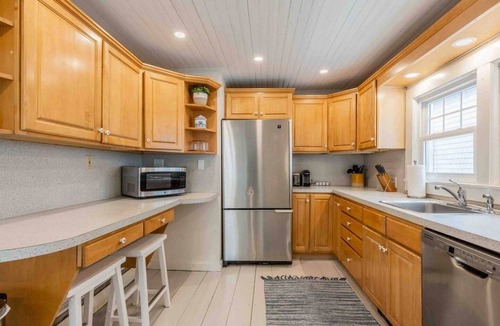 Town Landing House | Seaside 4 bed, 1 bath cottage- minutes to Portland