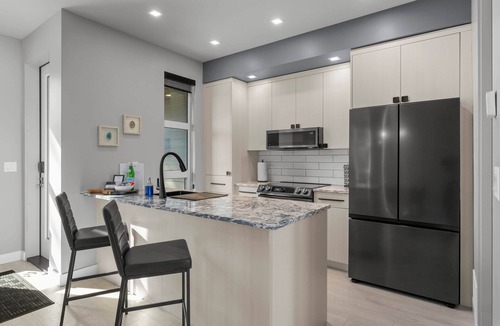Regional District of Nanaimo House | Seaview end unit Townhome