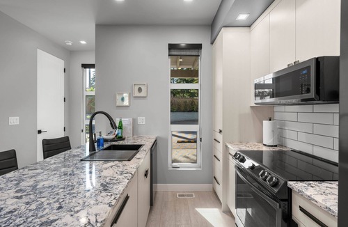 Regional District of Nanaimo House | Seaview end unit Townhome