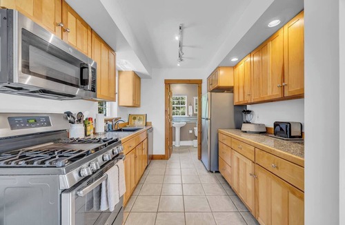 Bernard Condo | Secluded 2BR with Beach Access! [Carriage House]