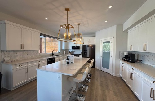 Okanagan-Similkameen House | Sendero Pool House - Lawrence Ave
