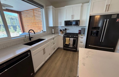 Okanagan-Similkameen House | Sendero Pool House - Lawrence Ave