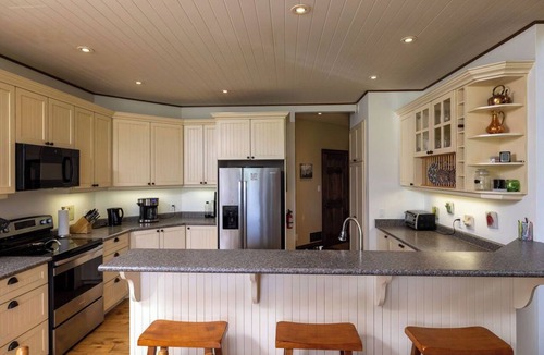 Minett Cottage | Sensational executive-style cottage on Lake Rosseau