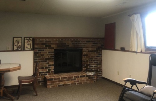 West Bloomington House | Separate studio with separate entrance pet friendly