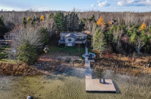 Miller Lake House | Serene Lakefront Retreat Explore and Unwind