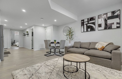 Calgary House | Serene Luxury Getaway