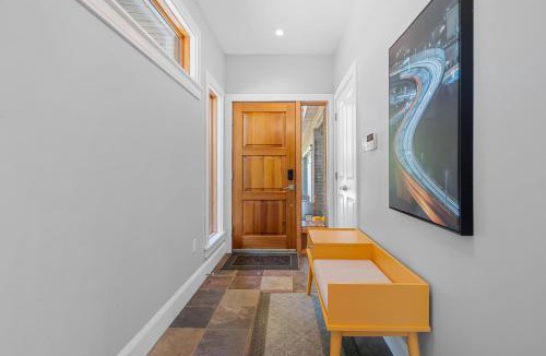 Hammonds Plains House | Serene modern Lakehouse on Golf Course