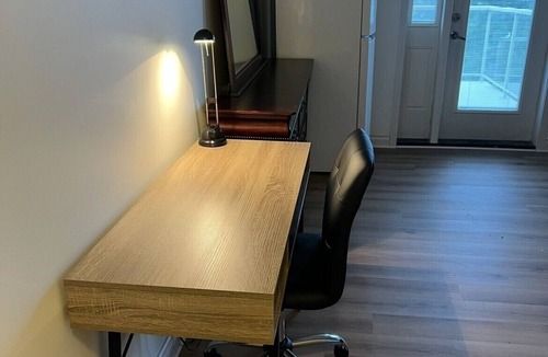 Lower Sumas Mountain Apartment | Serene Mountain‑View Retreat in a Quiet, Well‑Located Neighborhood