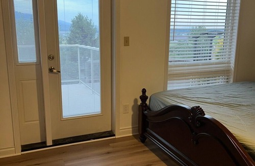Lower Sumas Mountain Apartment | Serene Mountain‑View Retreat in a Quiet, Well‑Located Neighborhood