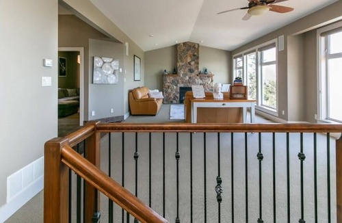 Colwood House | Serene Mountaintop Home with Incredible Views