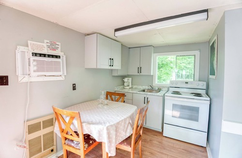 Frontenac Cabin | Serene Sydenham Lake Cottage - Fishing paradise