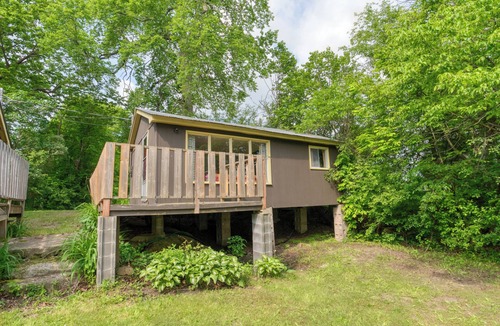 Frontenac Cabin | Serene Sydenham Lake Cottage - Fishing paradise