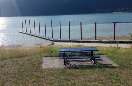 Fauquier Cottage | Serenity & Adventure @ Arrow Lake Lavender Cottage. Walk to Sandy Beach & Golf.