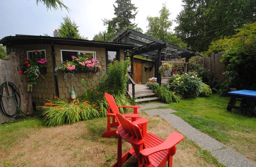 Tofino Apartment | Shipwreck Cottage at Chesterman Beach