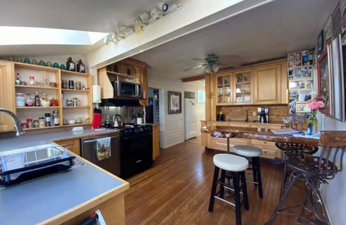 Cowichan Bay House | Shipwreck cove