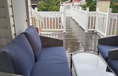 La Petite-Patrie Apartment | Shop & Stay Central 6