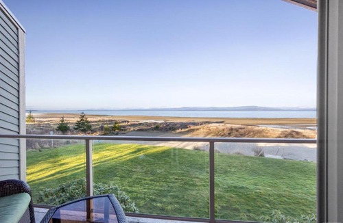 Regional District of Nanaimo Hotel | Shorewater Resort, Qualicum Beach