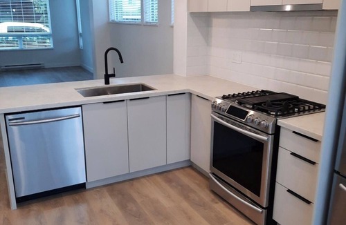 Port Moody House | Short Walk to Everything and Quick Transit to Downtown Vancouver