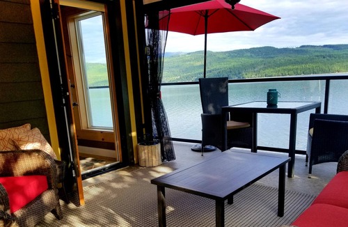 Anglemont House | Shuswap Lake-house Extraordinaire