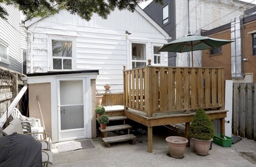 Leslieville House | Side Street Oasis: 2bdrm+Den Open Concept