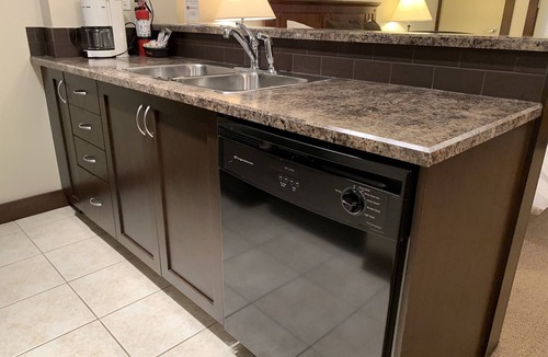 Fernie Condo | Silver Rock Condos. Lock-Off Unit. AC