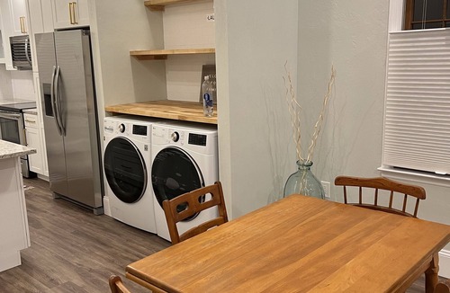 Haile Plantation House | Single Story Freshly Renovated Townhouse Adjacent Haile Village Stocked Kitchen