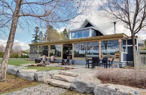 L'Anse-Saint-Jean House | Située en bordure de la Rivière Saint-Jean et le Fjord du Saguenay . 4 chambres