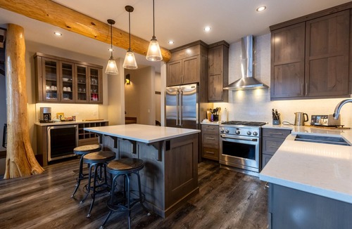 Fernie House | Ski In & Out Right from your Private Hot Tub