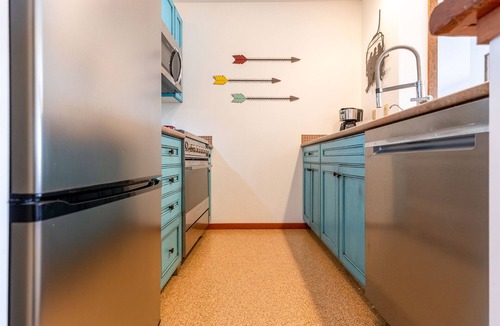East Kootenay Condo | Ski In/Out with Mountainside Views. Dog Friendly