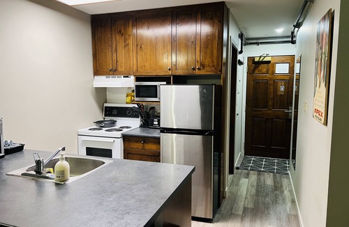 Apex Mountain Condo | SKI-IN SKI-OUT APEX INN LOFT SUITE - APEX 402