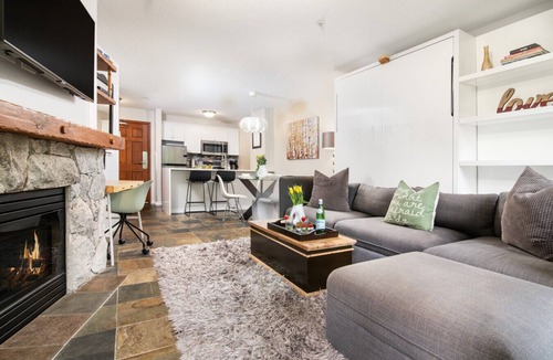Upper Village Apartment | Ski-in/Ski-out Condo in Aspens w/Pool & Hot Tubs