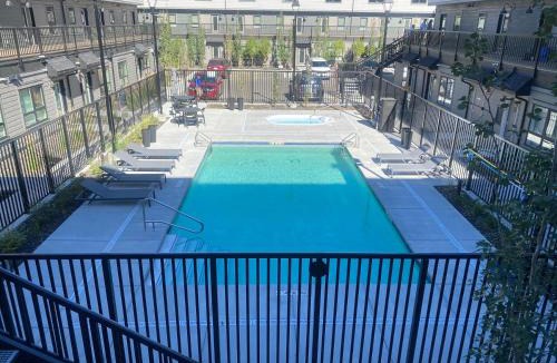 Canmore Apartment | Skyline Escape - Mountain Views - Hot Tub - Pool-207