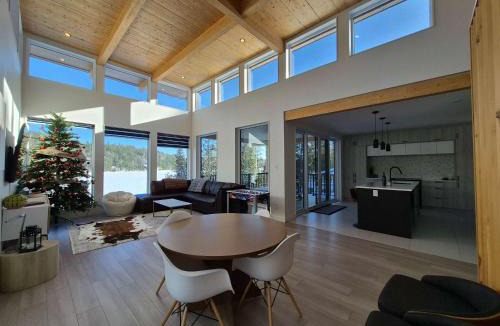 Blue Sea Ski Chalet | Skyville