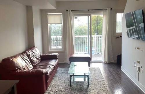 Ajax House | Sleek 3 bedroom contemporary stay - close to 401, Ajax Go Station and Downtown