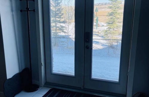 Sage Hill House | Sleek Guest House Romantic Two bedrooms spacious Basement suite