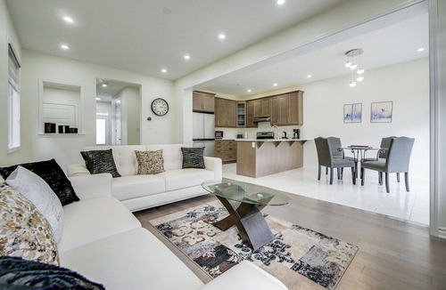 Milton House | Sleeps 6, Workspace, Full Privacy, Kitchen in Milton