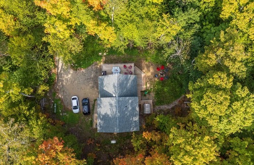 Dysart et al Cabin | Sleeps-8, Hot Tub, Sauna, EV Charger